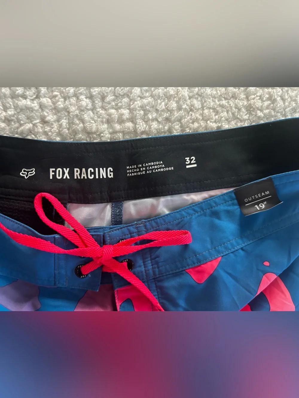 Fox Men’s Blue & Pink Graphic Boardshorts